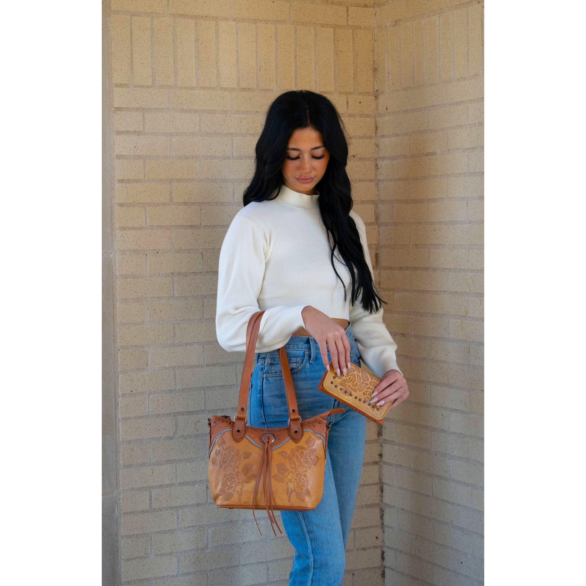American West Texas Rose Small Zip Top Bucket Tote
