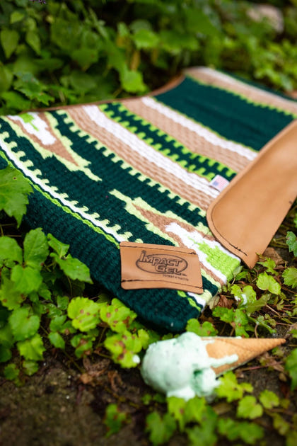 Impact Gel Sweet Treat Contour Cut with Felt Saddle Pad