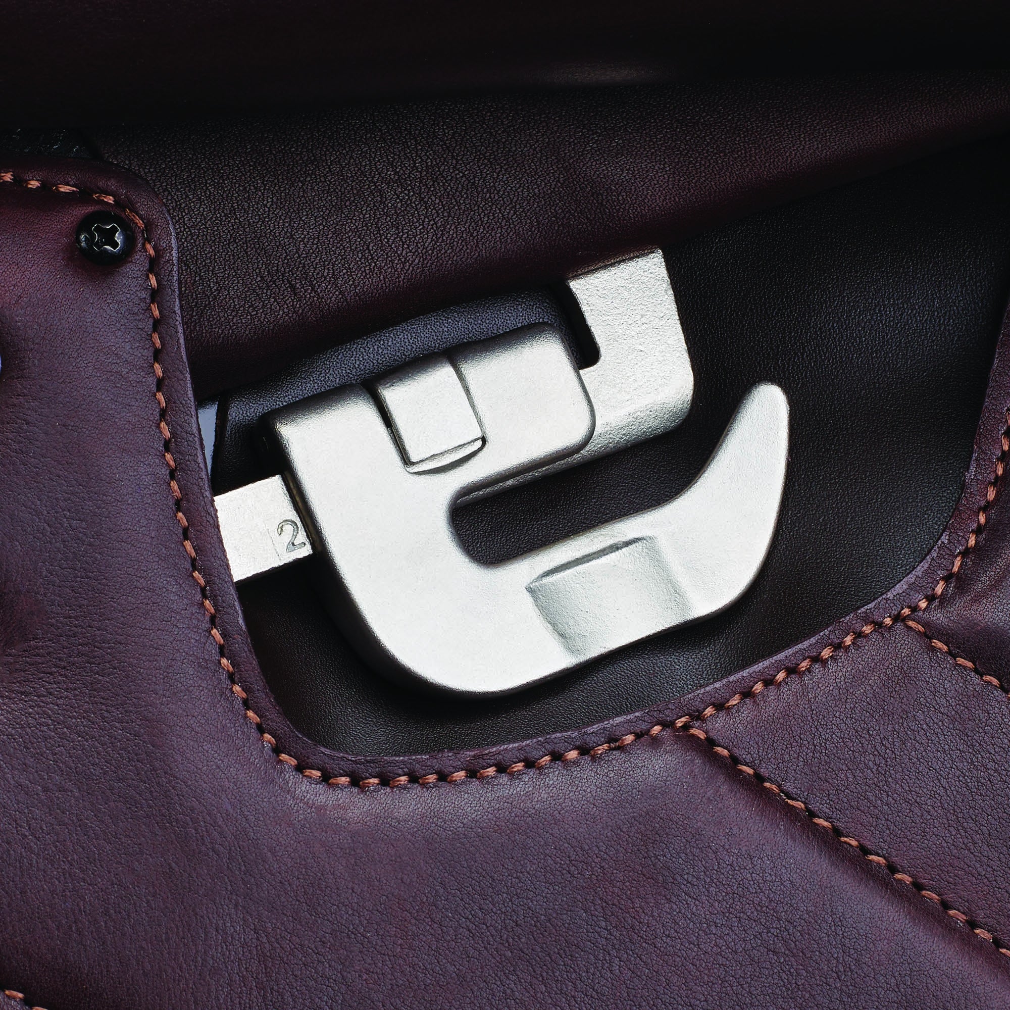 Bates Apex Saddle