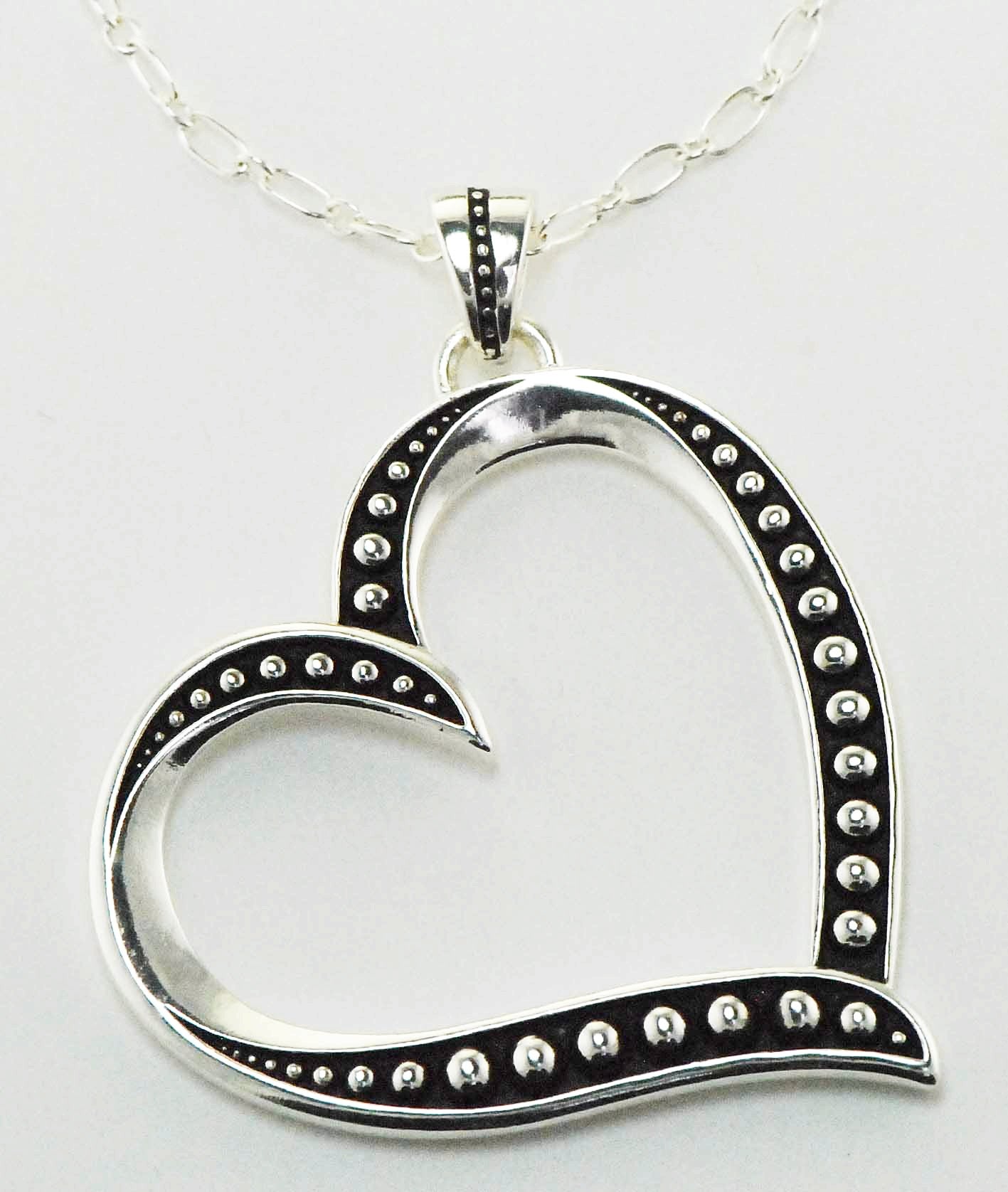 Western Edge Jewelry Side Heart Necklace