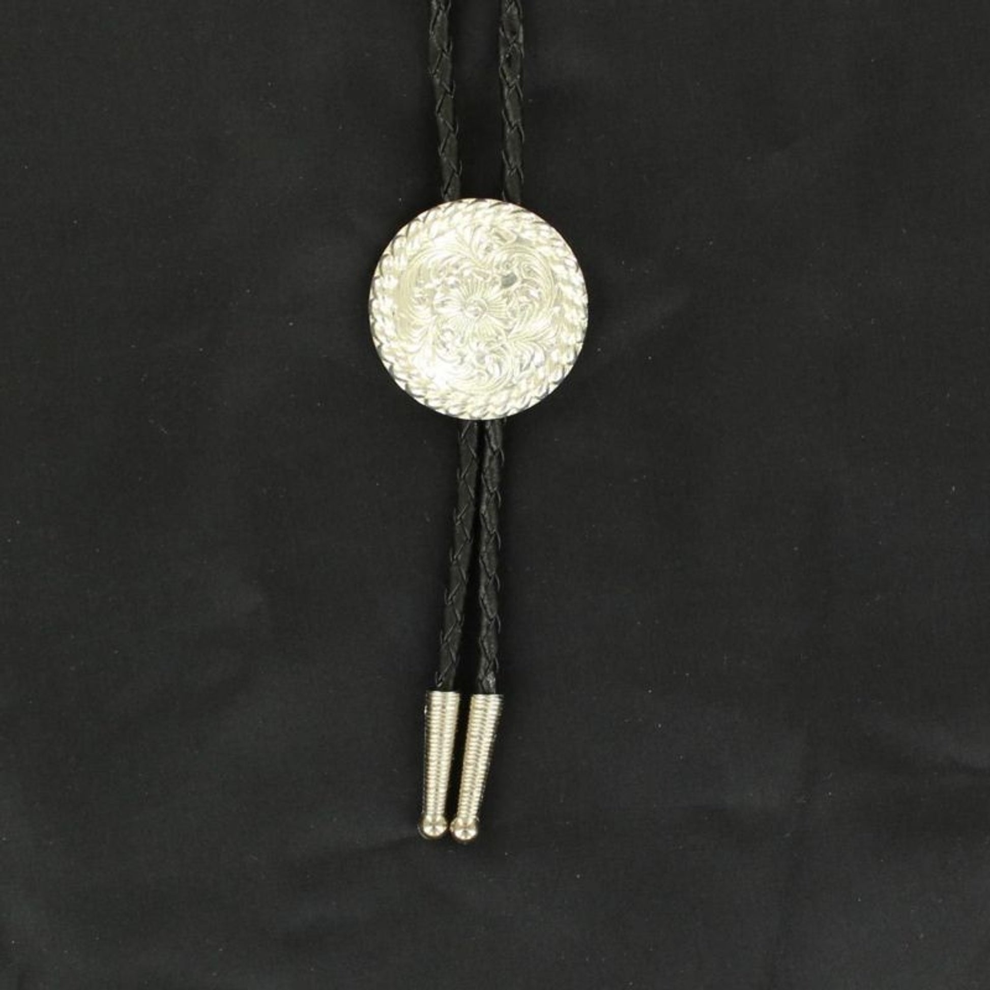 Double S Round Bolo Tie With Rope Edge