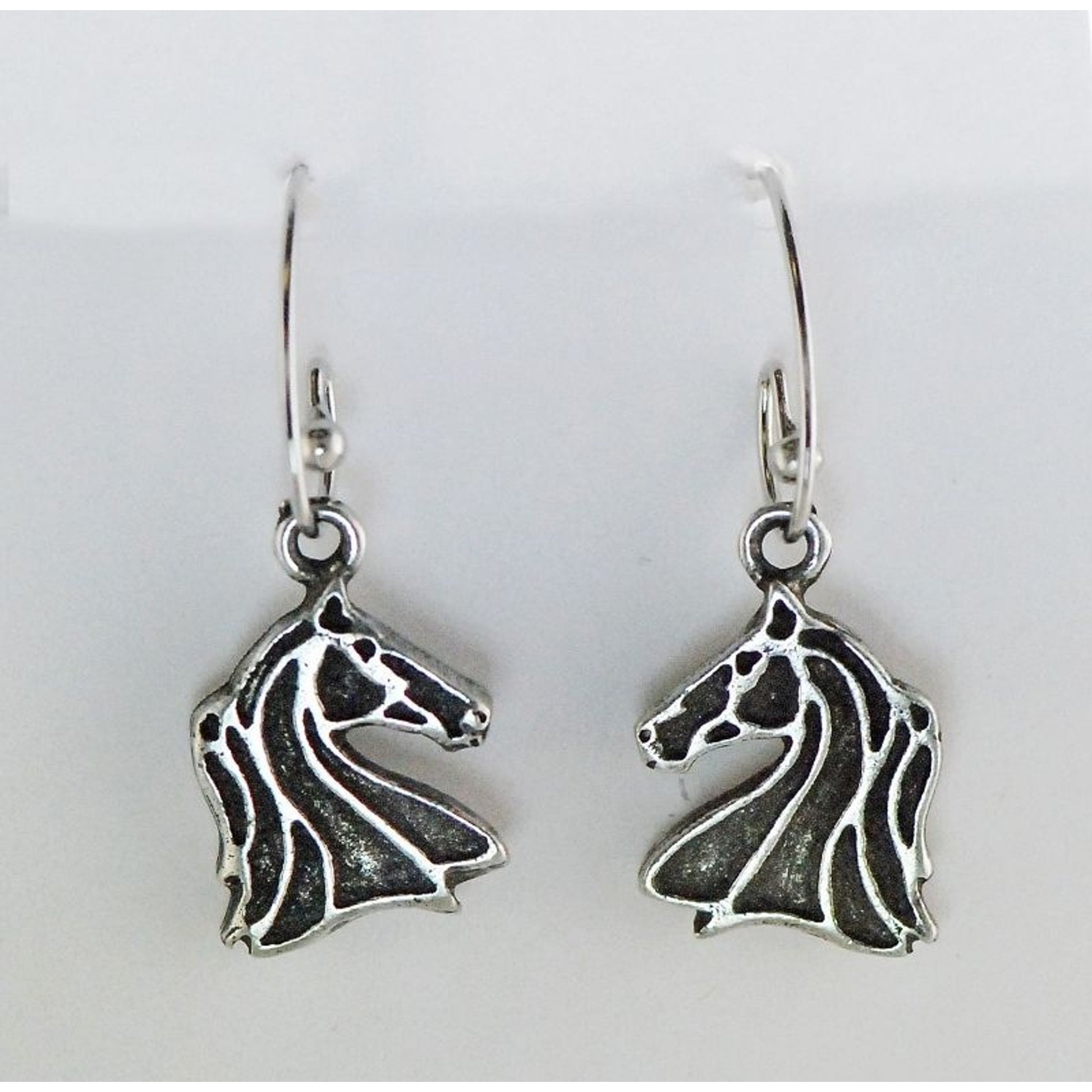 Finishing Touch Wire Outline Hrs Head Earrings