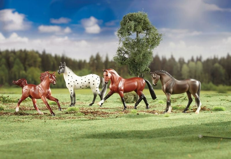 Breyer Stablemates Horse Set - Super Sporty Steel