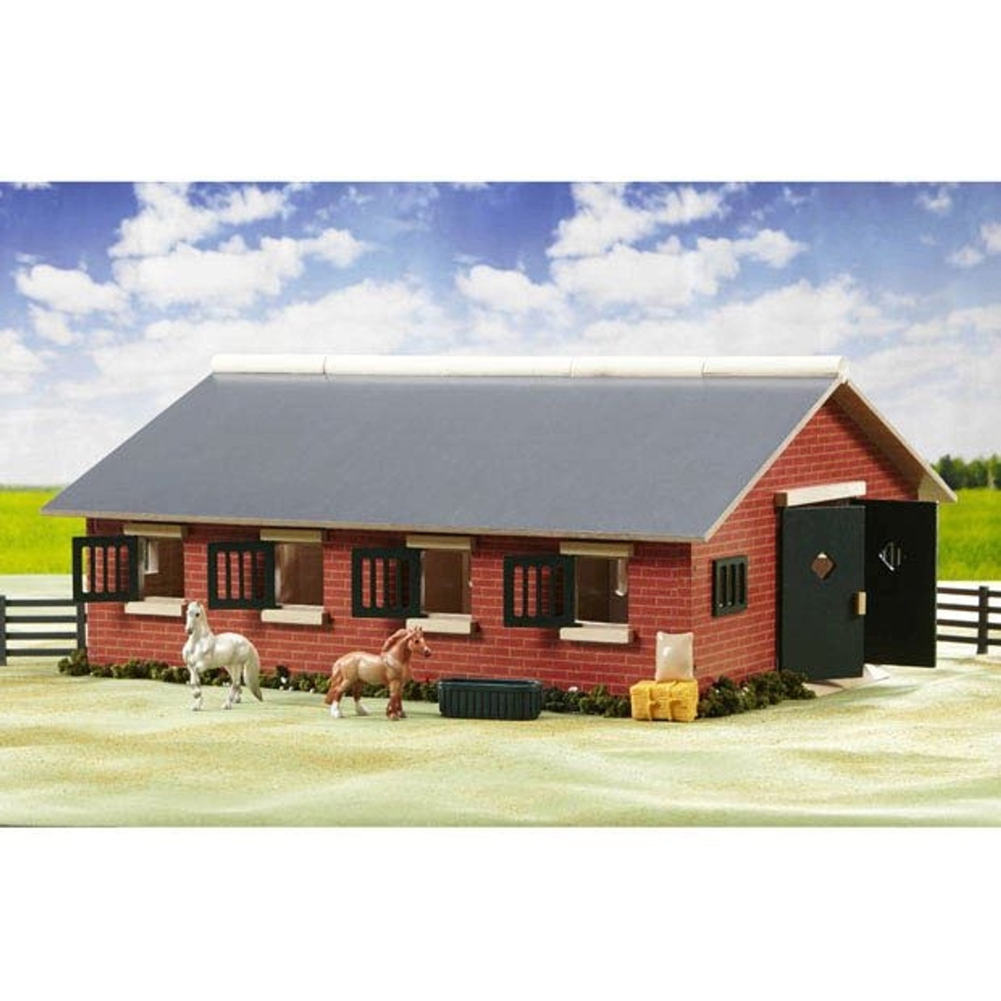Breyer Stablemates Deluxe Stable Set