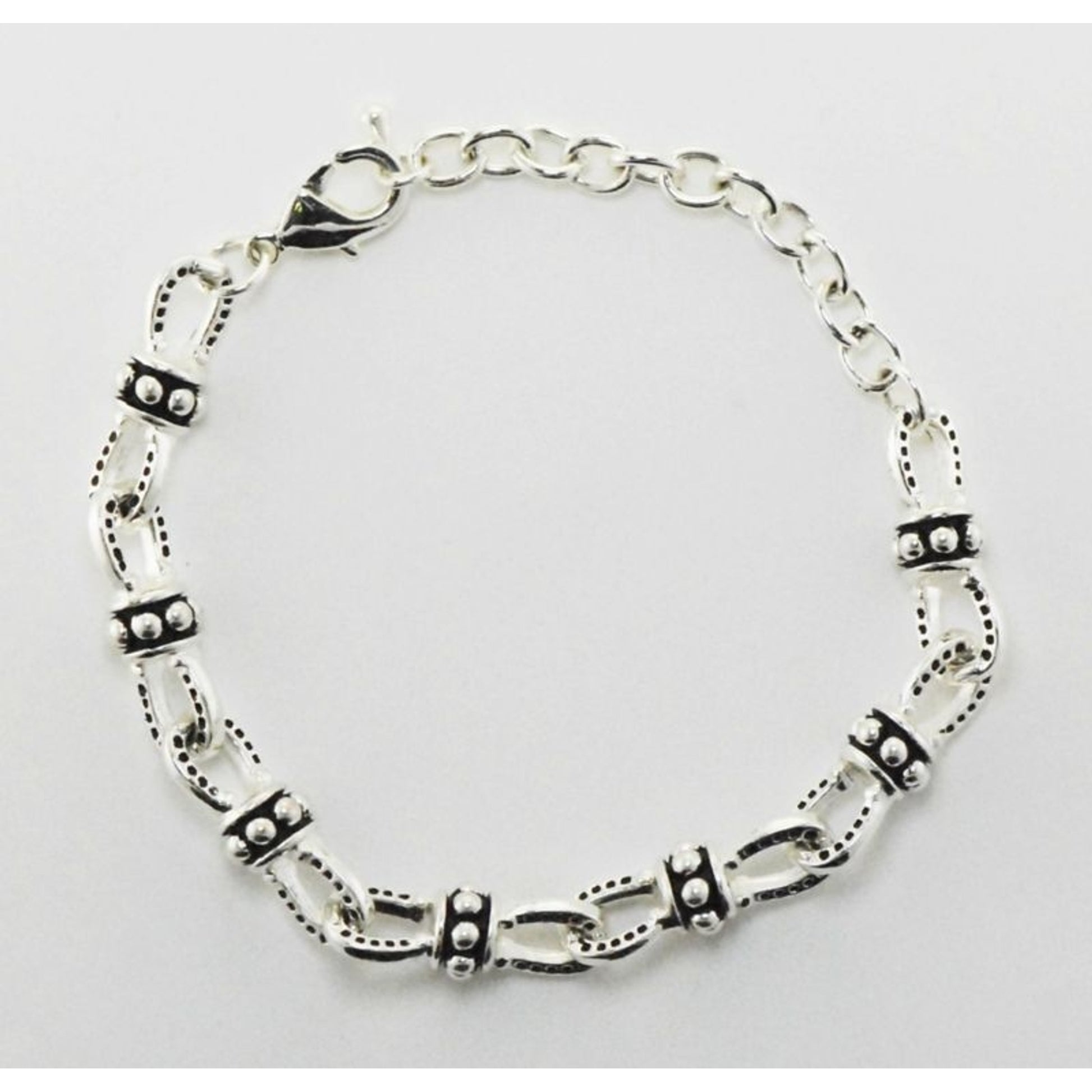 Western Edge Beaded Horseshoe Chain Bracelet