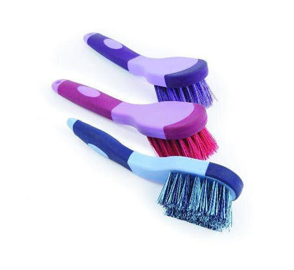Ezi-Groom by Shires Grip Bucket Brush