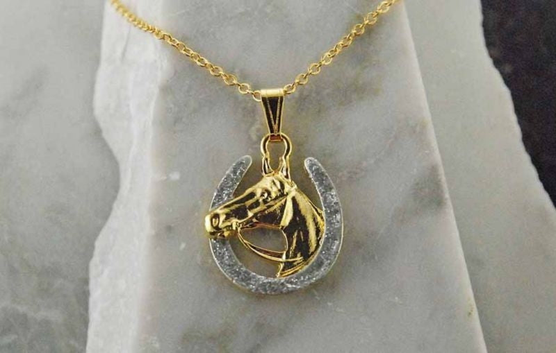 Finishing Touch Horse Head In Horse Shoe Gold