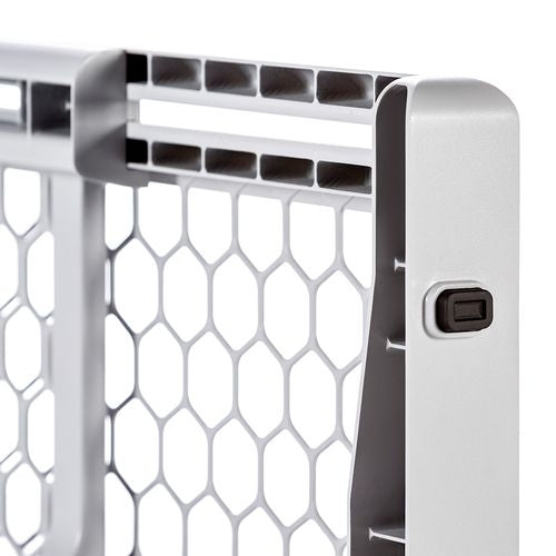 Carlson Pet Expandable Plastic Gate 23in Tall