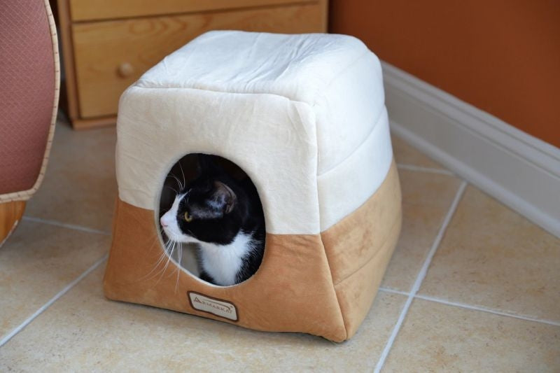 Armarkat 2 in 1 Cave Shape Cat Bed